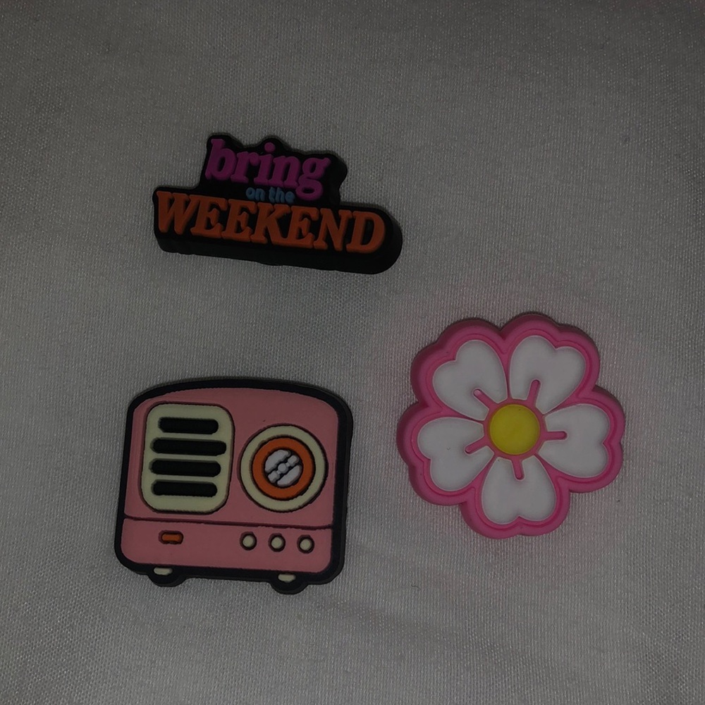 Pink: set of 3 crocs charms